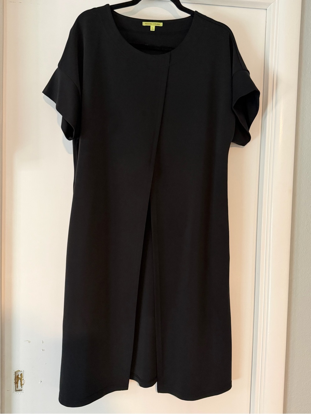 Trisha Tyler Black Long Split Front Tunic Top Size L